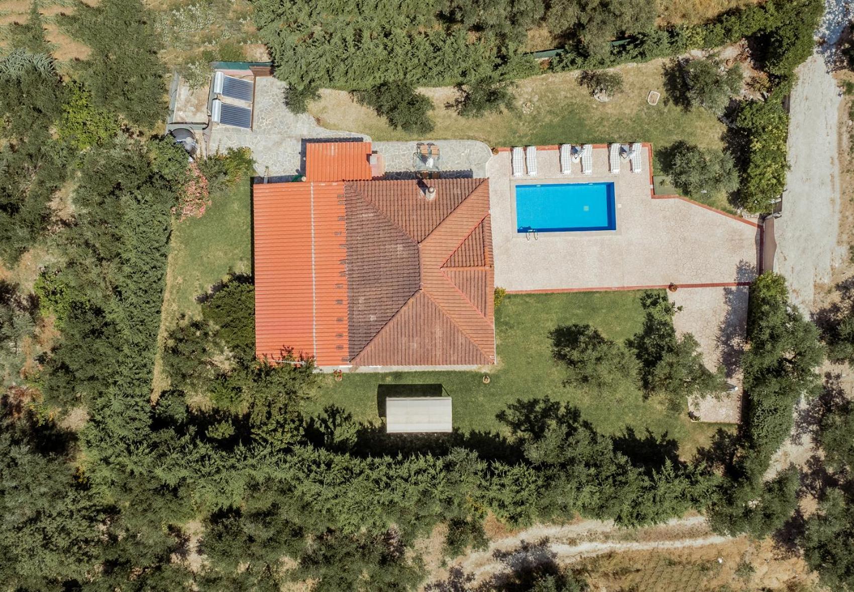 Planos Villa Экстерьер фото