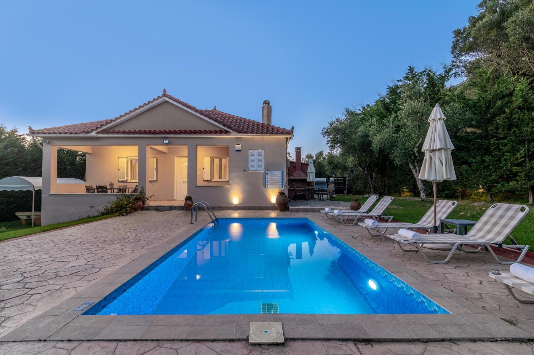 Planos Villa Экстерьер фото