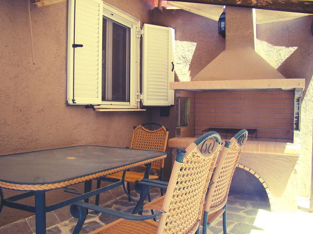 Planos Villa Экстерьер фото