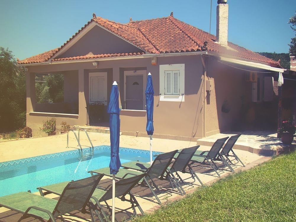 Planos Villa Экстерьер фото