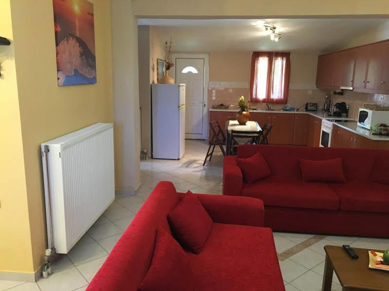 Planos Villa Экстерьер фото
